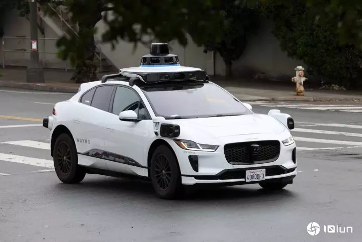 仁信 Waymo在奥斯汀Robotaxi覆盖范围翻倍，特斯拉望尘莫及